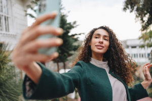 Wo starten Instagram Reddit Facebook